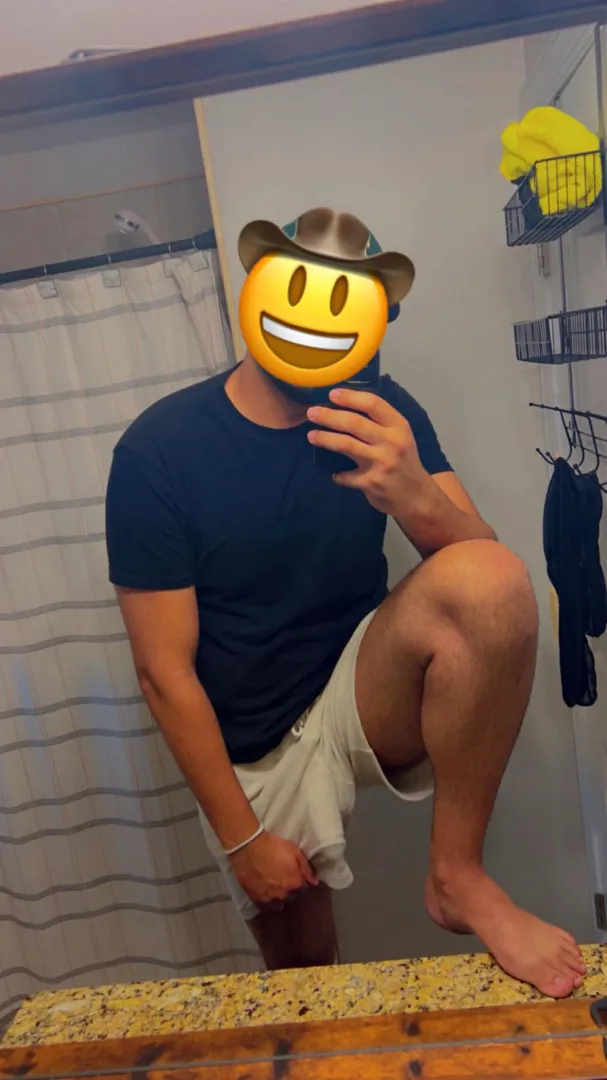 29 [M4F] I’m freezing my ⚾️⚾️ off. Charlotte, NC