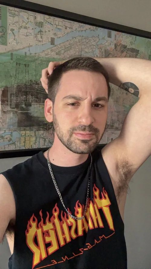 30 Married NYC for a Talkative Bro