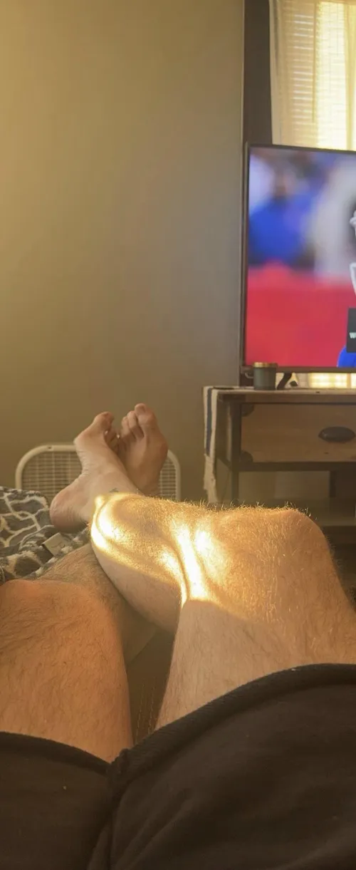 (34) straight bro looking for bromance… SFW or NSFW are fine with me. Snap and tele in bio