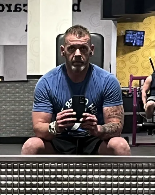 45 [M4F] Staying in Flower Mound Fri-Mon. Looking for a female for fun.