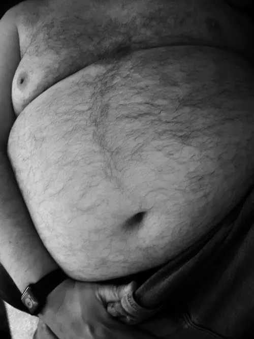 53 [M4F] London - Big hairy older man offering anonymous intimate inspections