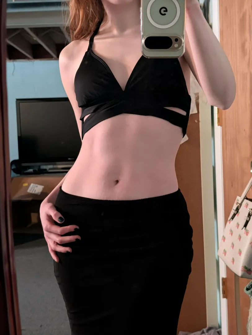 All black fit w/midriff