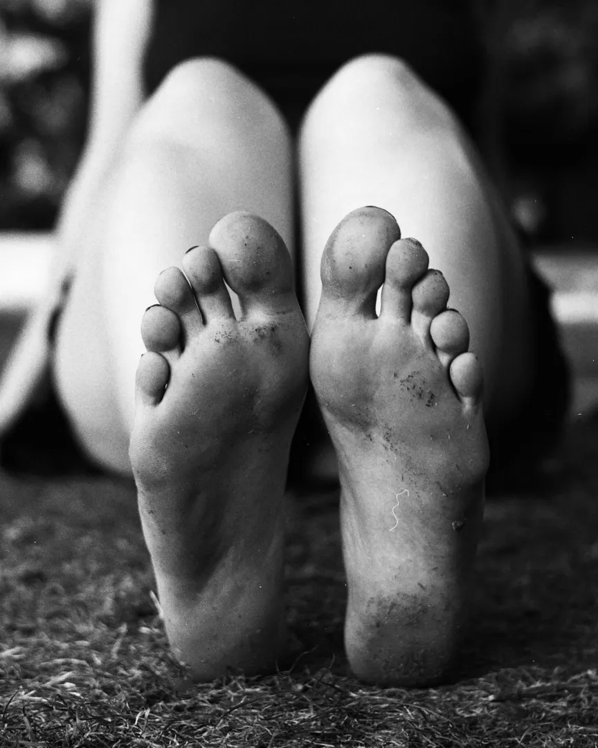 Available for foot worshipping sessions 5th of Feb *can host* dm me for these pretty feet <3