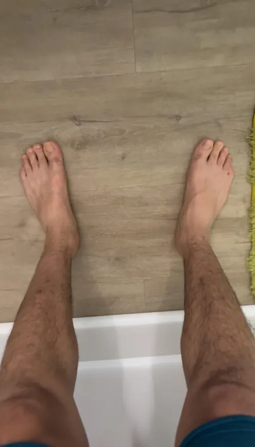 Bro feet