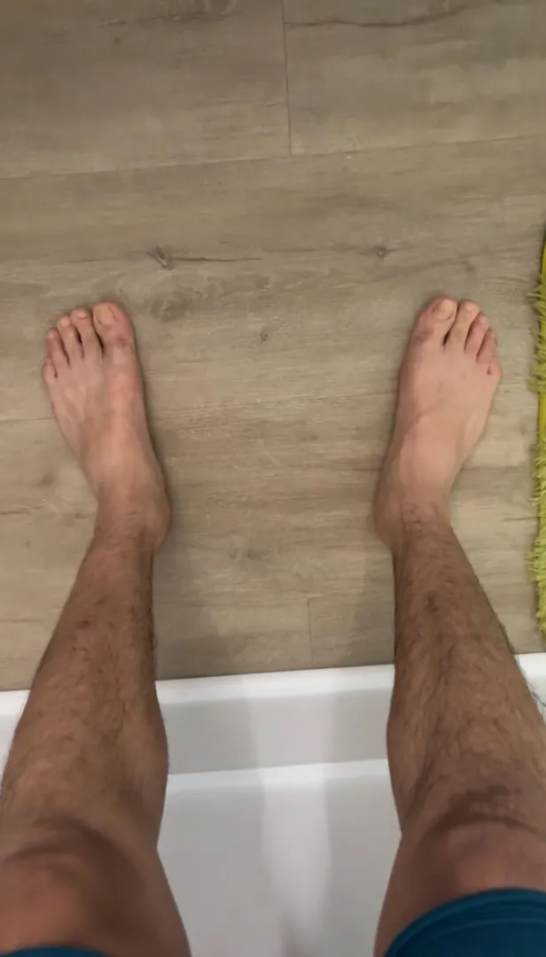 Bro feet