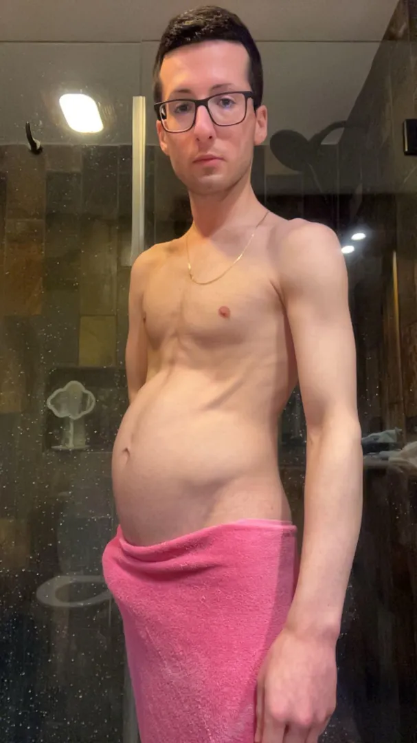 Do I look pregnant ?