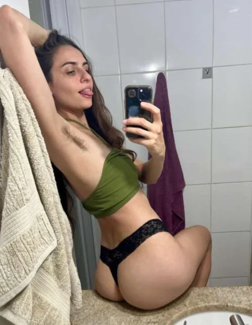 Do these hairy armpits suit me?