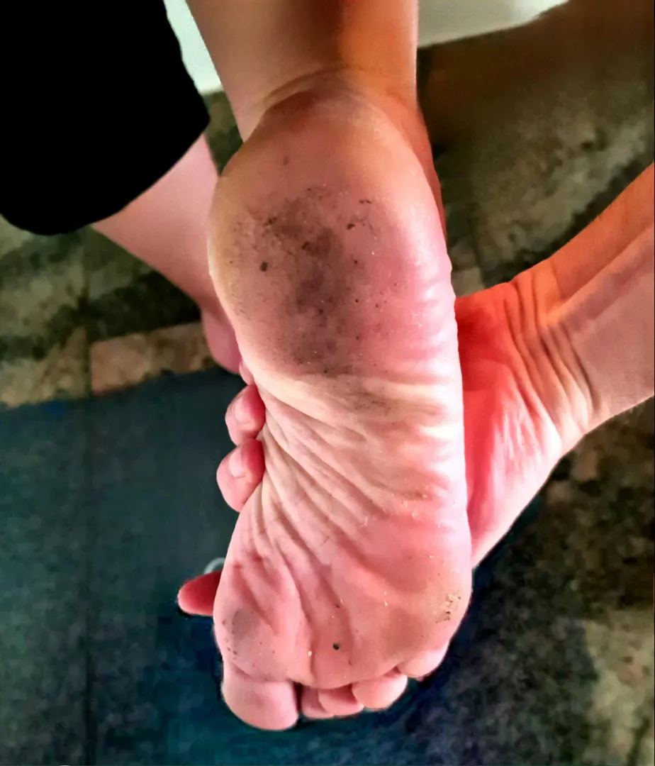 Do you like it when he shows you my dirty soles?
