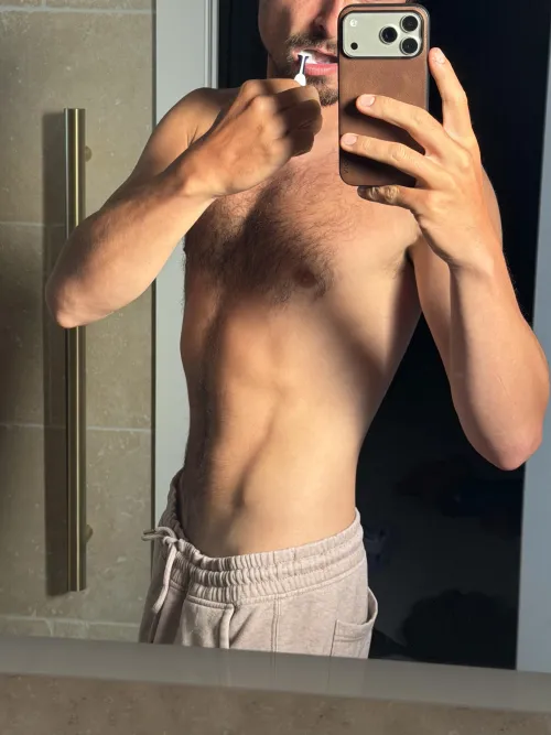 Heading out for dinner and drinks soon. I want a little bitch to cover my beers one by one as I drink them. (26, straight)