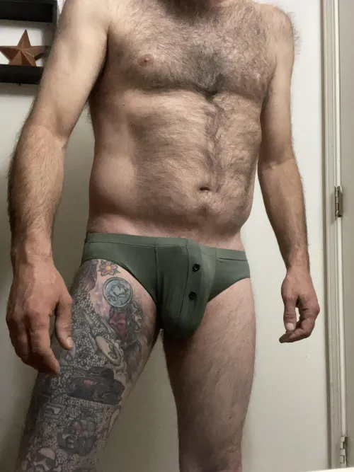 I like the color, the cut and the fit. Very comfy.