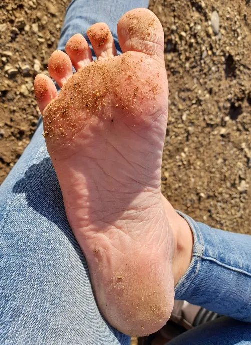 January sun on my dirty soles ☀️