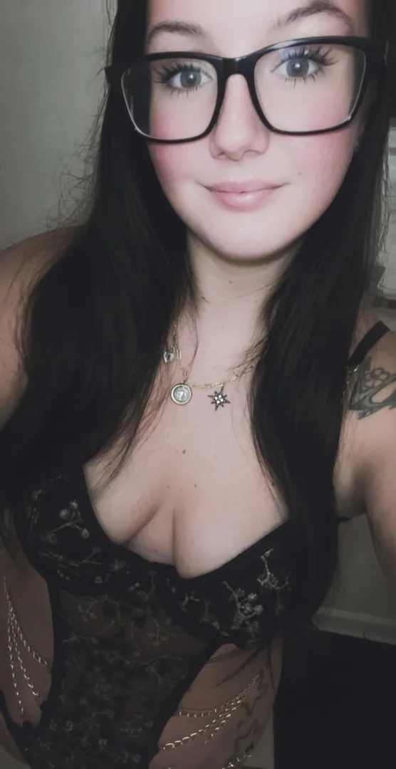 Just a bored and horny milf on a Friday night