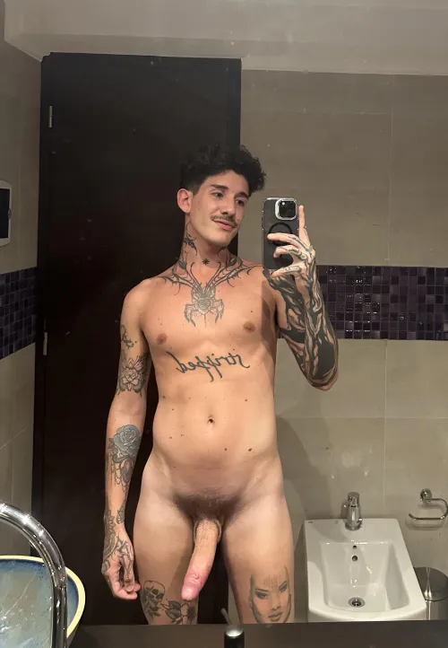 looking for a boyfriend who can take it all day