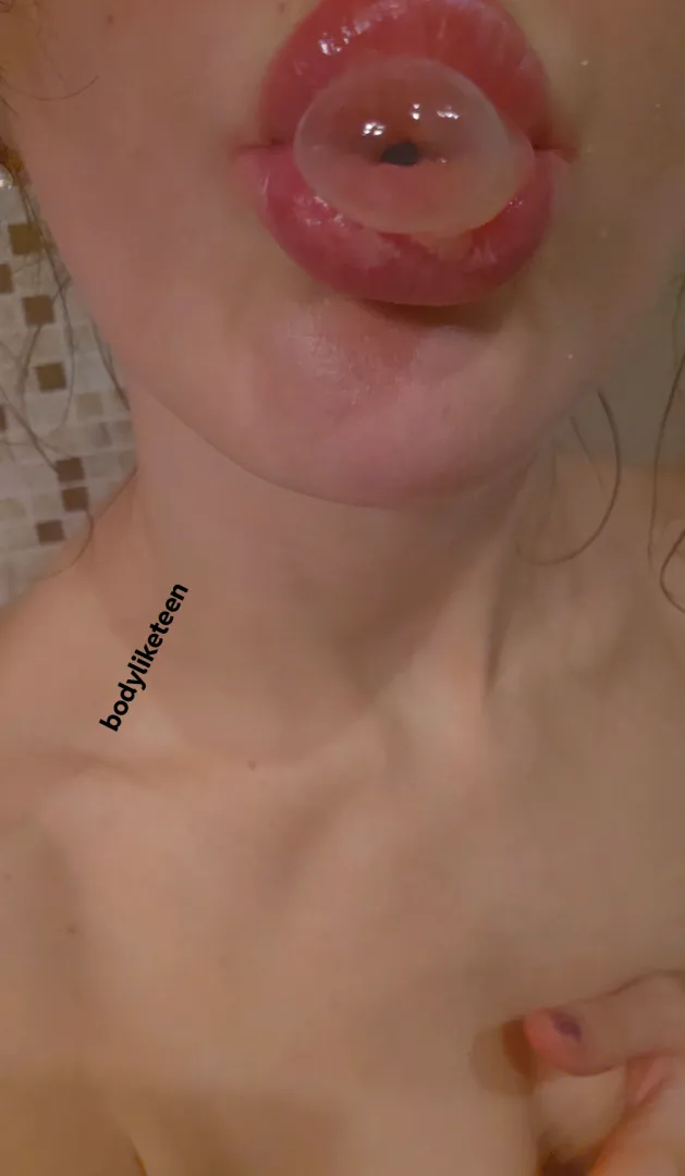 Making bubbles from my pussy grool