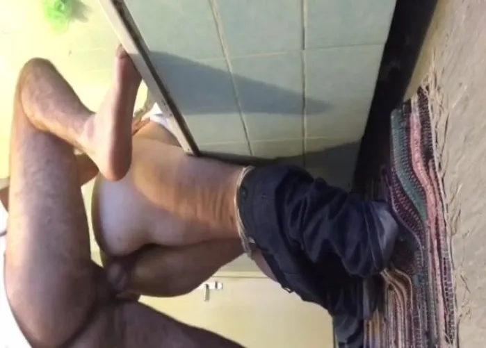 Me Follo a mi cuñada en el baño  Video