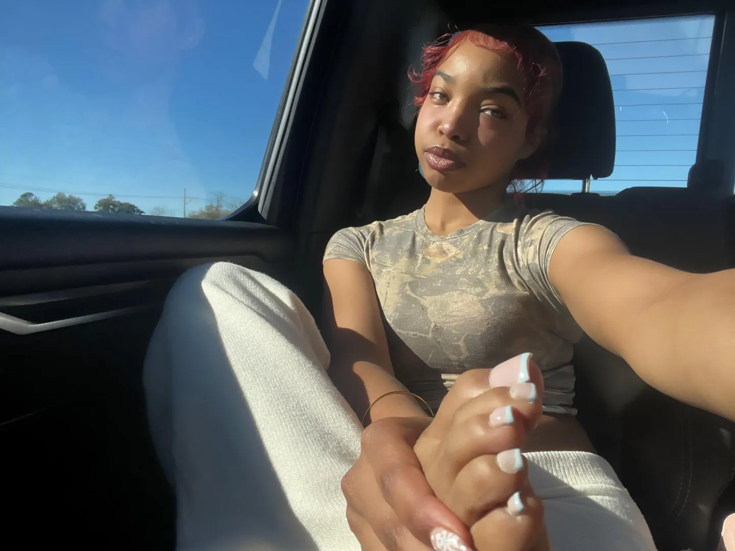 Morningggg simpy boys, its payday so start pumping morning sends for mommy 