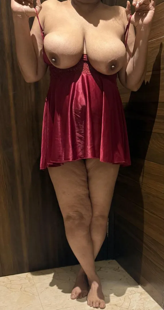 Older than your mom but dressed younger than your gf 50(f)