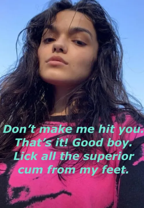 Rachel Zegler will hit you if won’t obey