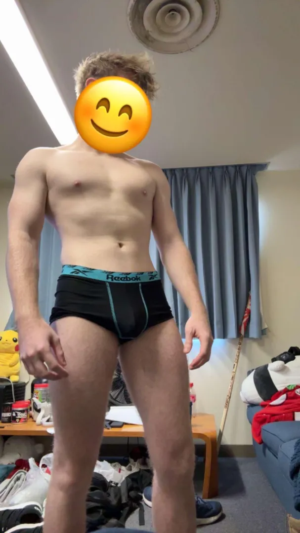 Stationed in Mainland Japan, going to Guam. HMU on snap: Contour-af