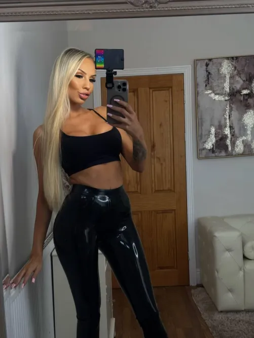 Temptation served fresh… wanna taste me?