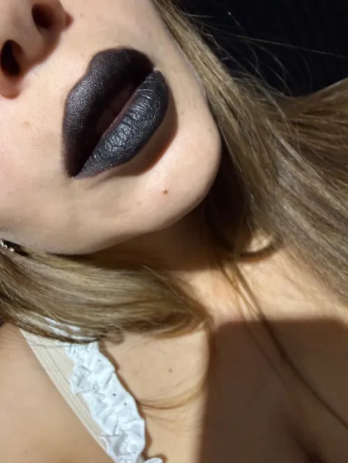 This color suits me well.