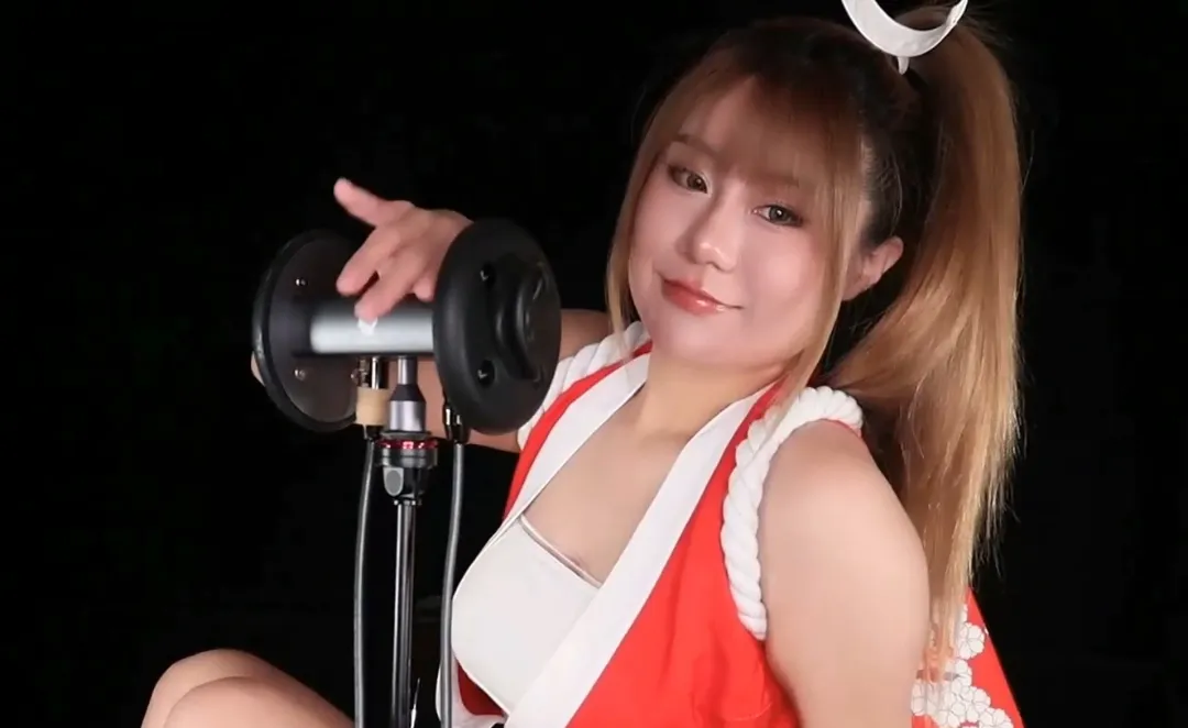 Uying ⭐️⭐️ So specifically as an ASMR its not very good. She ear licks every now and than and thats it. Some models kind of take liberties with asmr meaning, the mics there but what there doing, they can do without one. As a teasing vid though th