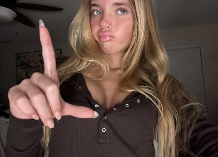 Would my cleavage make u ?