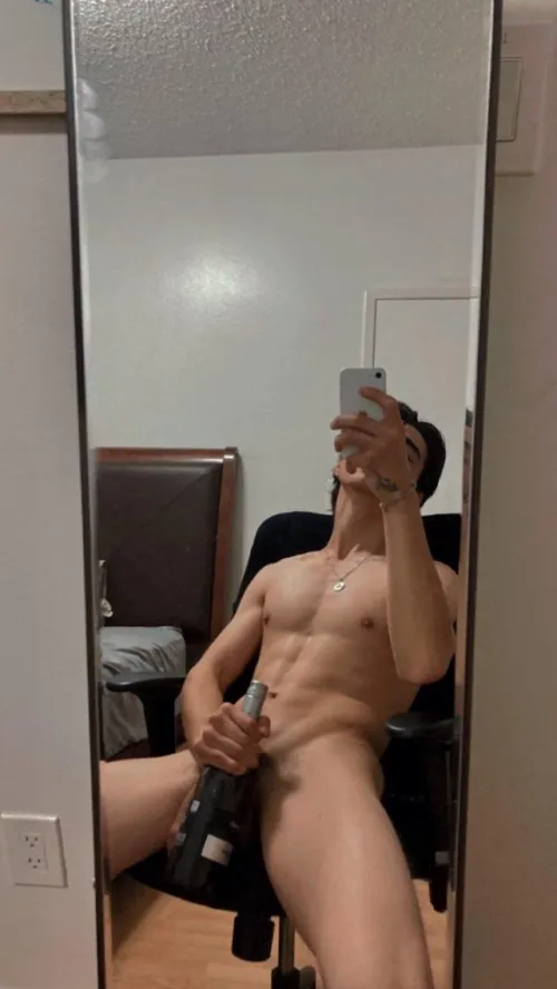 26 [M4F] Looking to break my bed