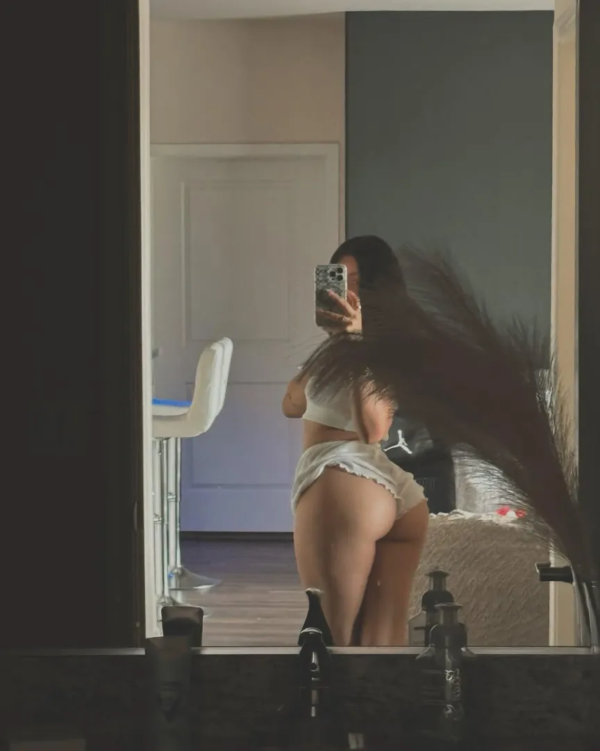 Did i catch your attention with this mirror pic?