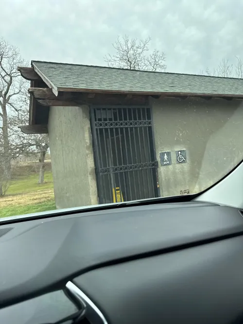 Espada park on military. Come cruise and find cock. I’m here now.