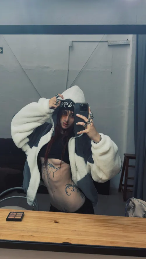 Feeling buzzed and horny, who’s around? go lg for real chat: lunarumes