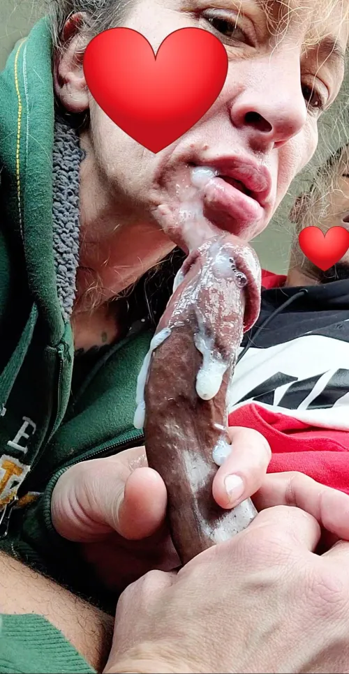 Gilf gave my BBC a nasty sloppy blowjob until she made the cream come up 