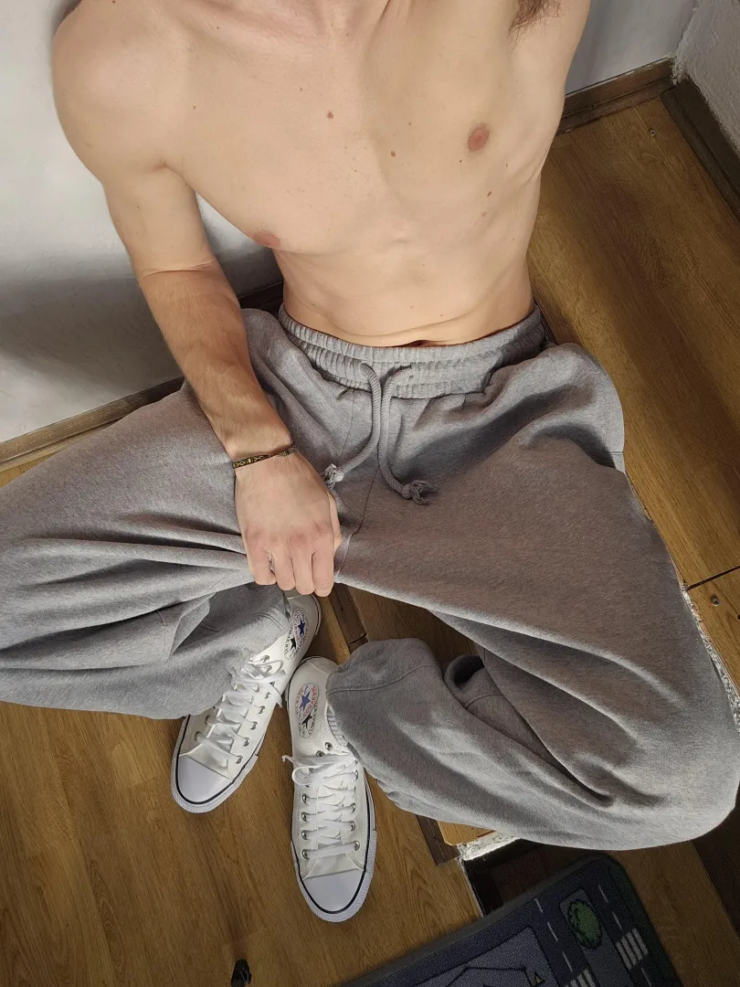I love my grey sweats