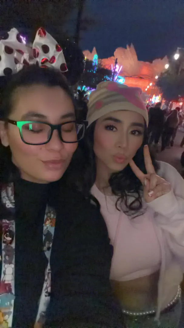 I was fangirling hard at The Happiest Place on Earth 