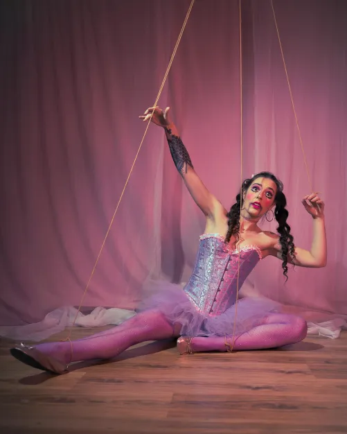 Living dolls, Marionettes