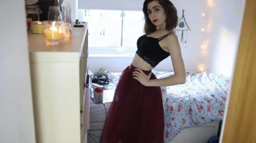 Shot from a deleted try-on haul