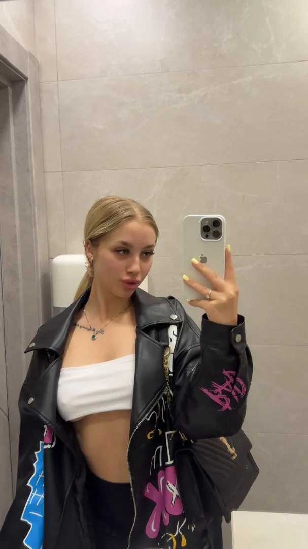 19f, free tonight? i’d love to see you