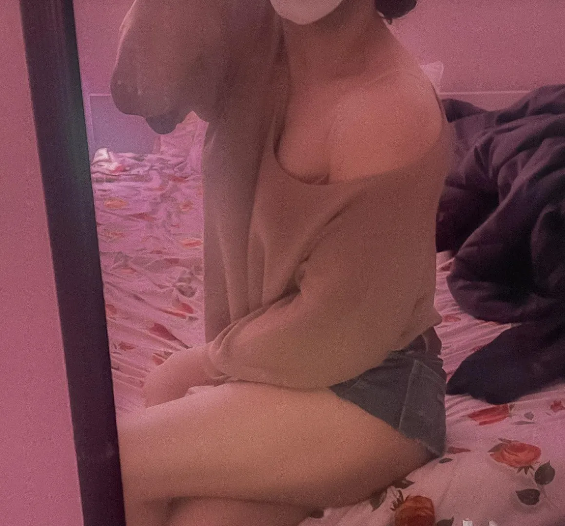 27 burnaby, BC - looking to move and would be nice to find a place I could dress up at