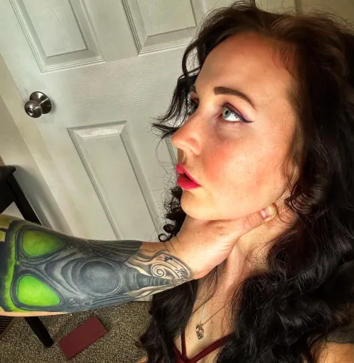 Dm usss too share my wifes mouth please be ready to verify