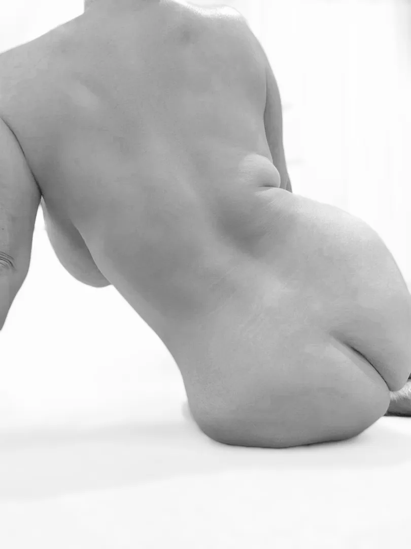 [F]lirting in black and white