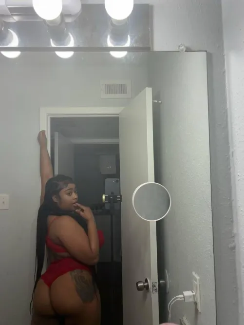 have you ever tasted ebony pvssy, wanna try mine?