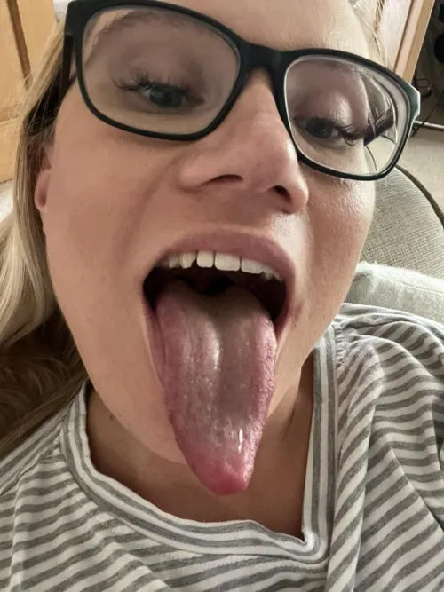 I would love to spread my slime all over your body 