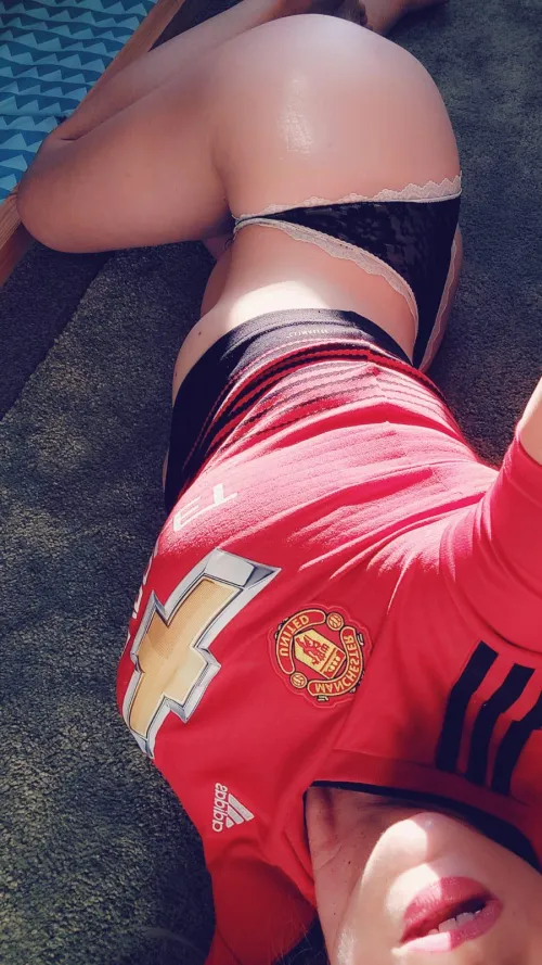 If we win I'll get my bewbs out 