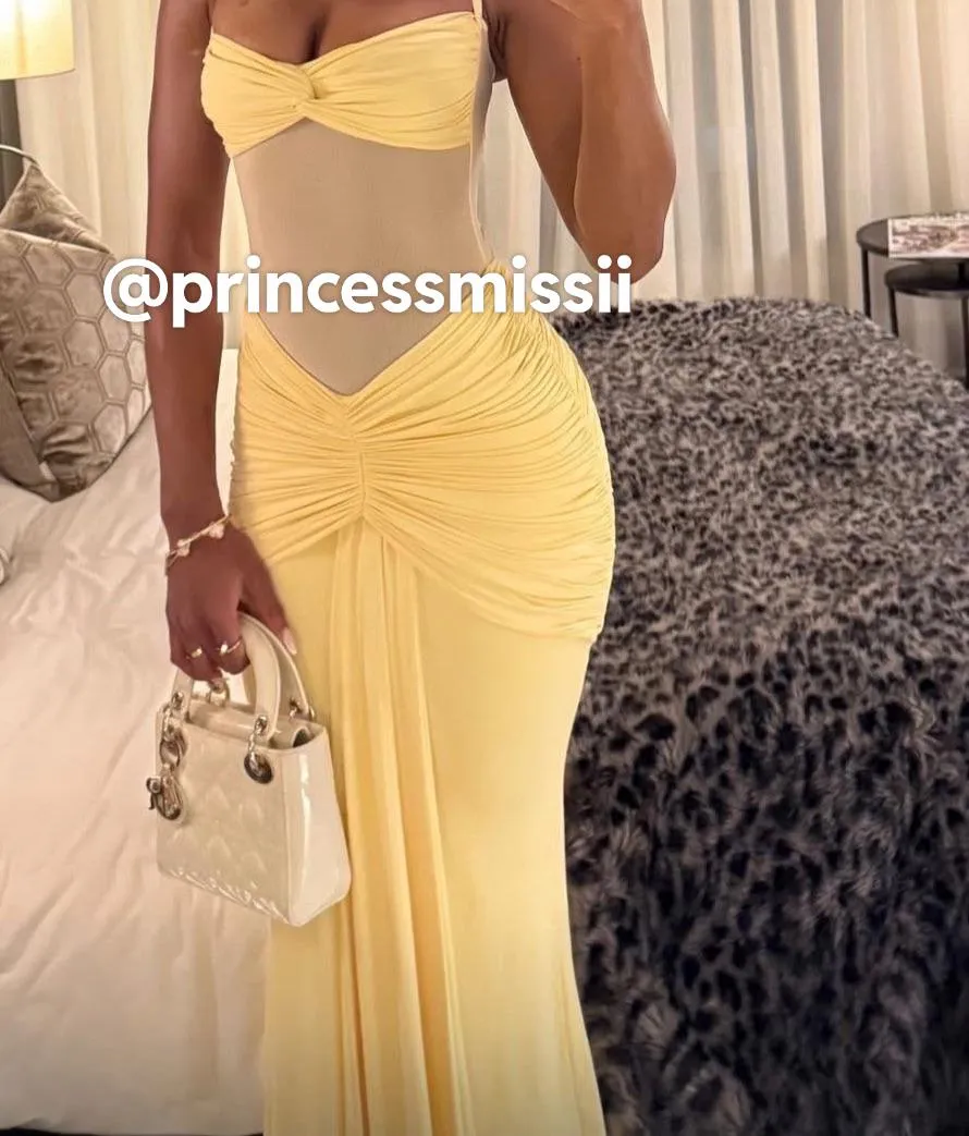 it’s BHM so why is my money still in your account pup ☹️come get a taste of what it’s like to be weak for me 