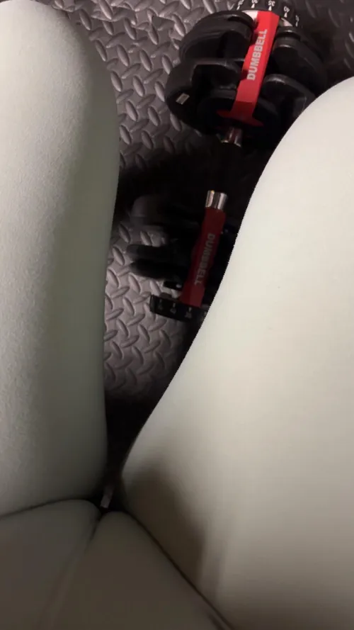 Little distraction mid workout ;)