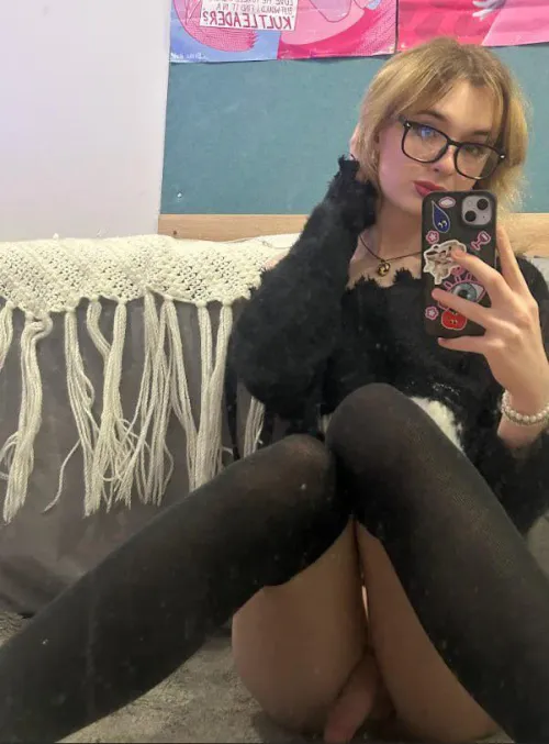 what wld you do if the cutie next door accidentally sent you this photo?