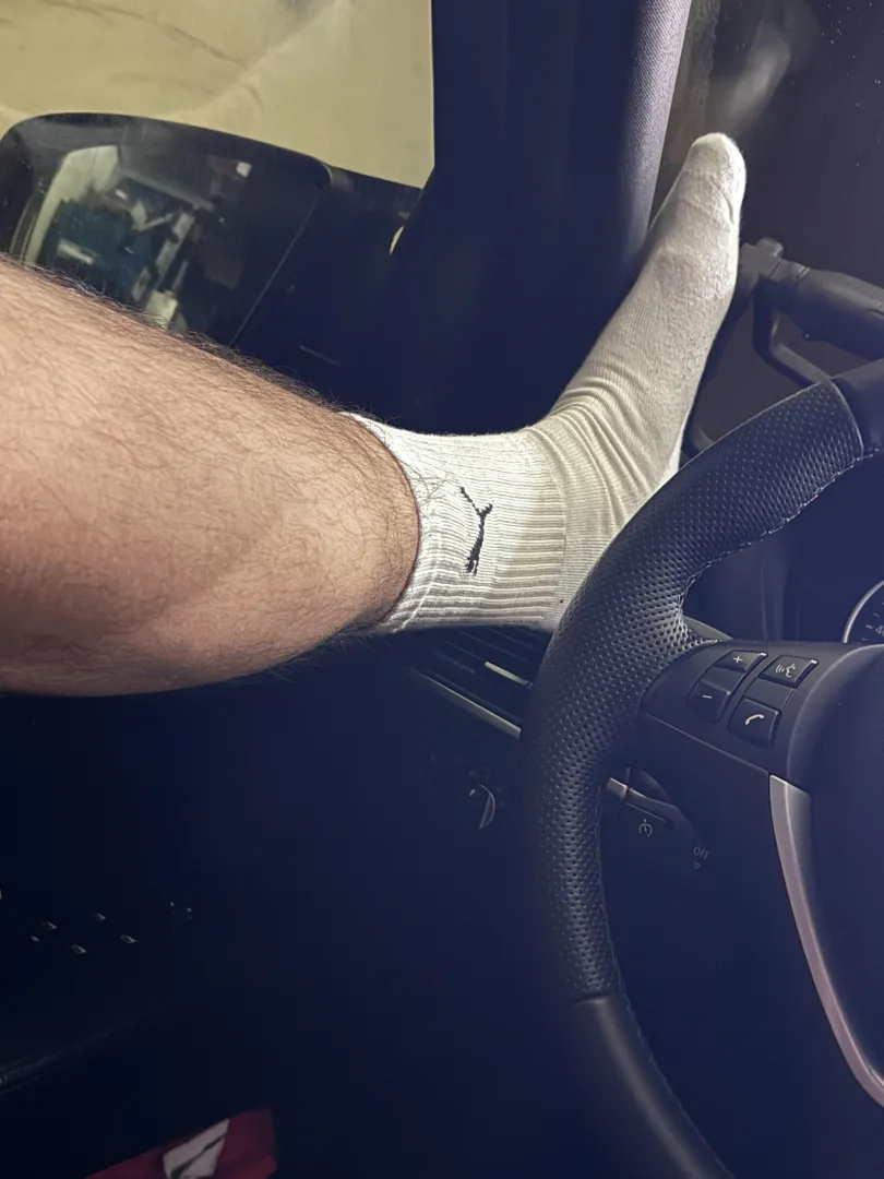 [28] after gym in the car white pumas