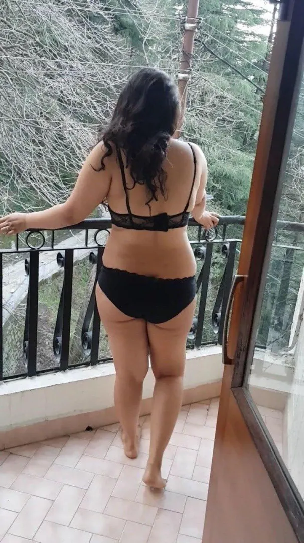 Brahmin girls/wifes MFF (M) - Experienced Bull