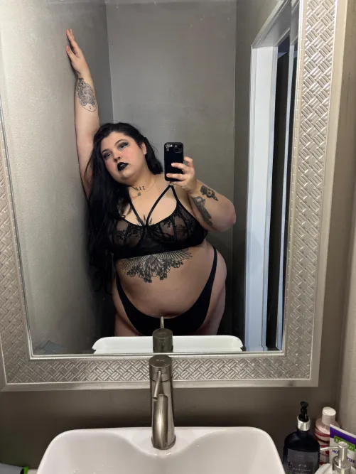 Fat girl mirror selfies are so hot 