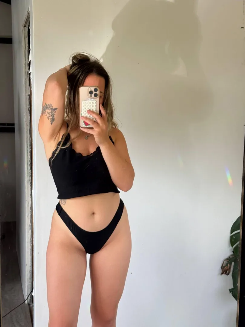 hidden thrills and stolen glances… who notices me like this?